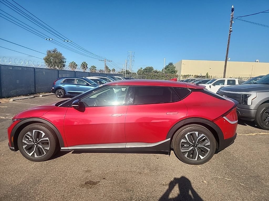 Certified 2024 Kia EV6 Light RWD image 10