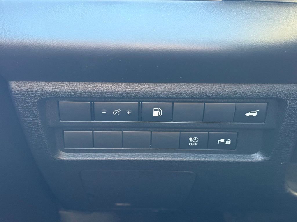 Used 2023 Mitsubishi Outlander SE image 8