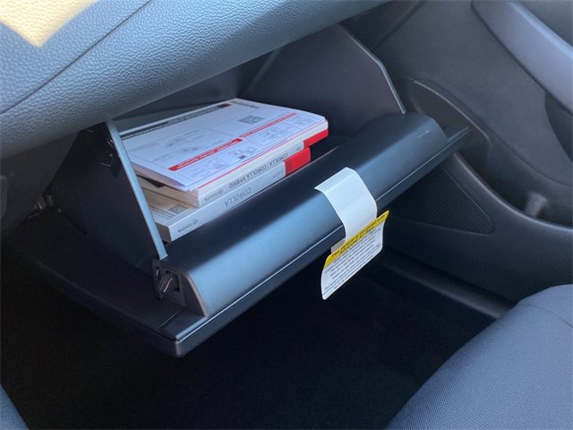 Used 2025 Toyota Corolla LE image 29