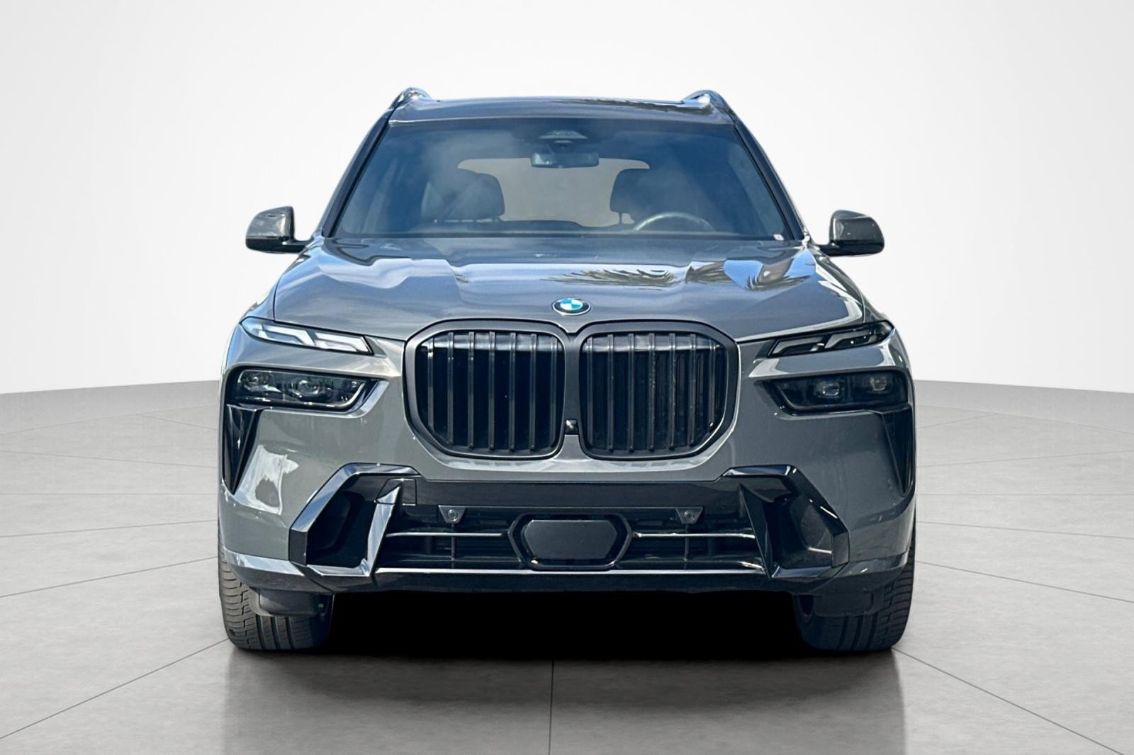Used 2024 BMW X7 xDrive40i w/ M Sport Package AWD/4WD image 8