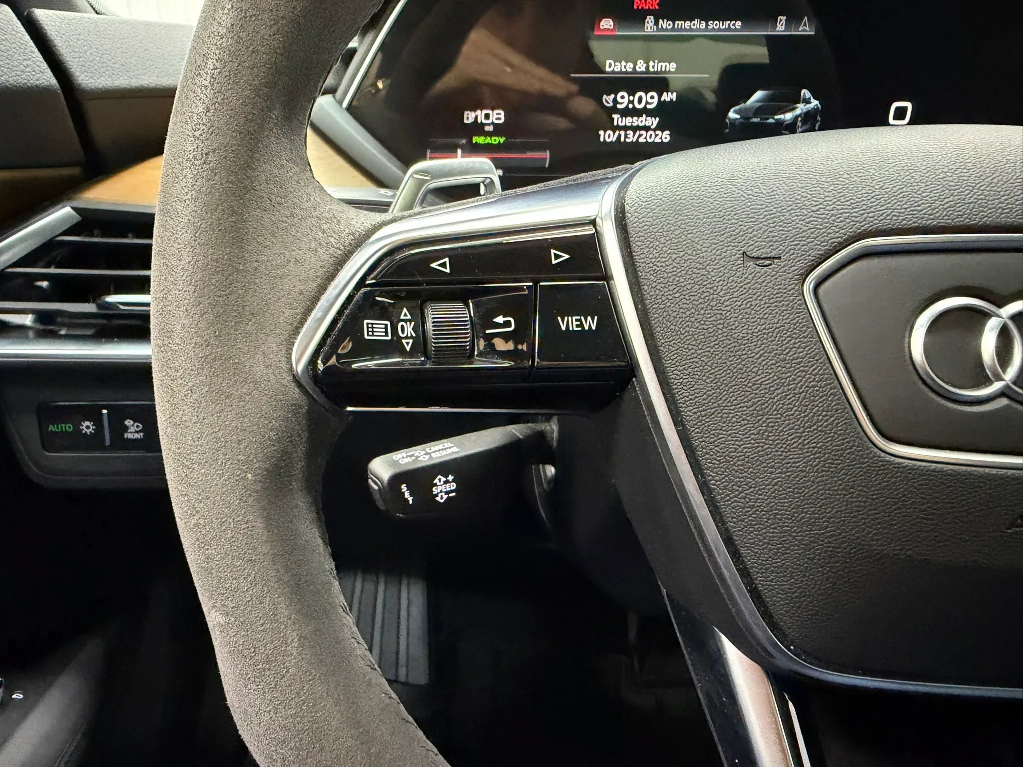 Used 2022 Audi e-tron GT Premium Plus AWD/4WD image 31