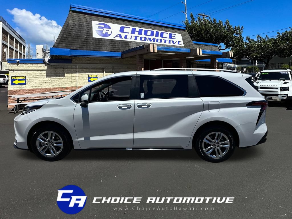 Used 2026 Toyota Sienna Limited FWD image 3