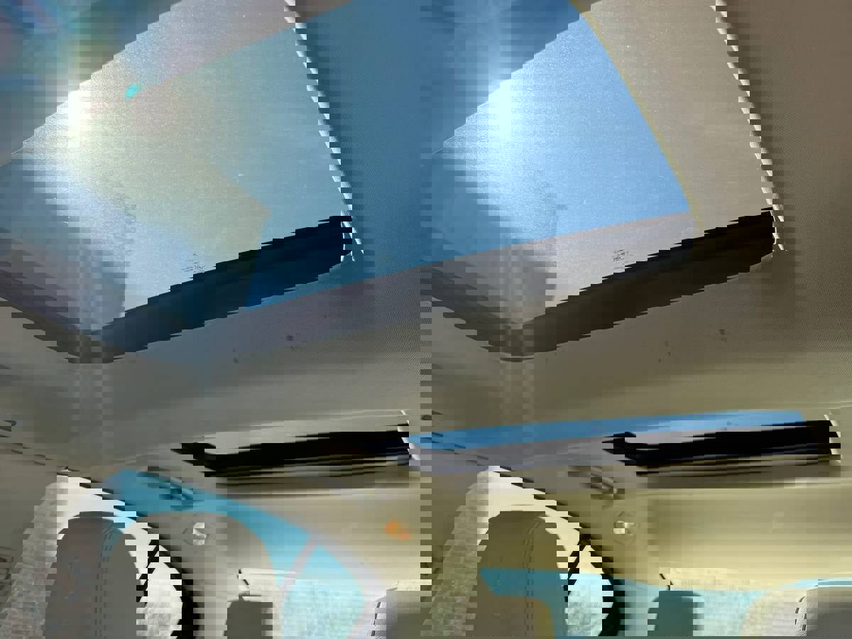 Used 2009 Lincoln MKS AWD image 12