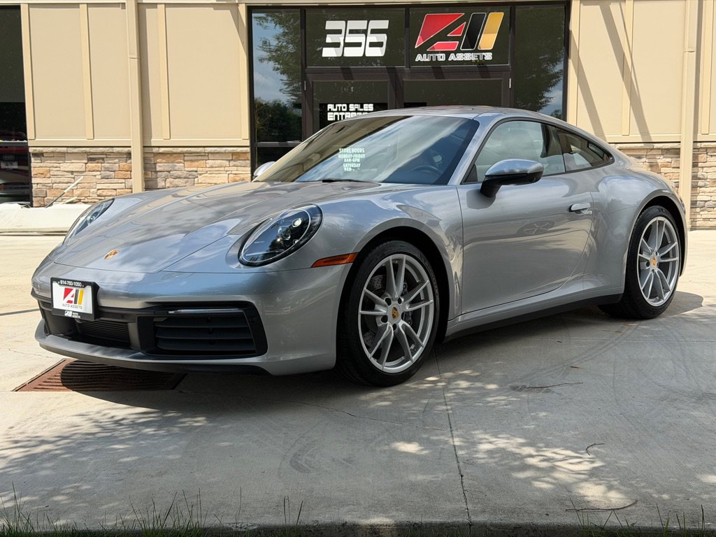 Used 2021 Porsche 911 Carrera w/ Premium Package RWD image 1