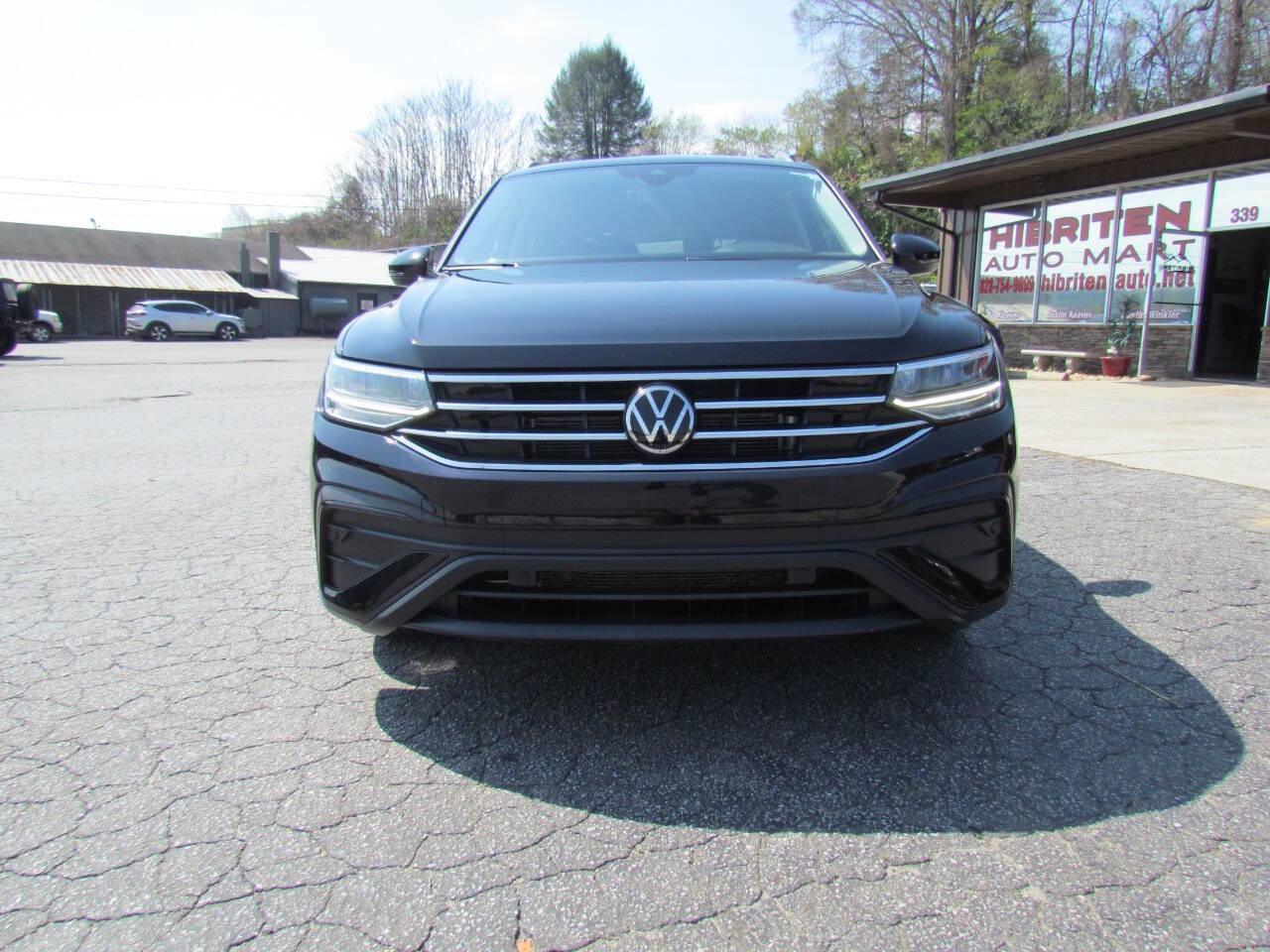 Used 2022 Volkswagen Tiguan SE image 2