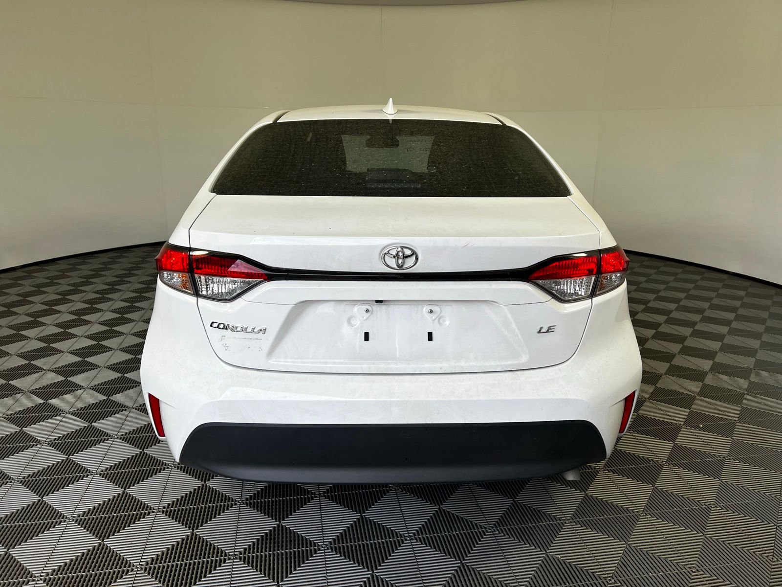 Used 2025 Toyota Corolla LE image 6