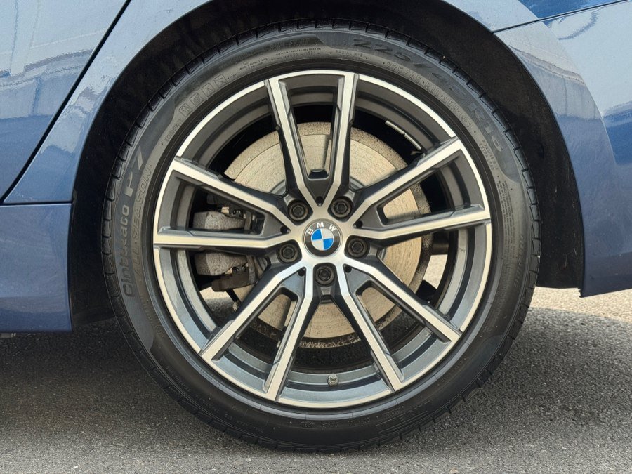 Used 2021 BMW 330i xDrive w/ Driver Assist w/ Premium Package AWD/4WD image 16