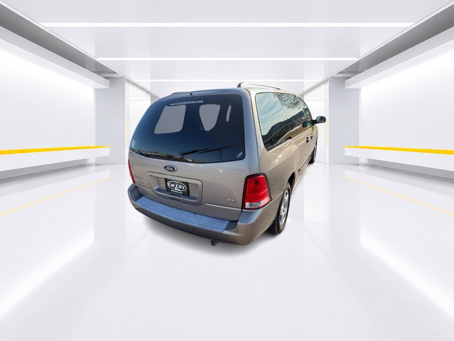 Used 2004 Ford Freestar SE FWD image 4