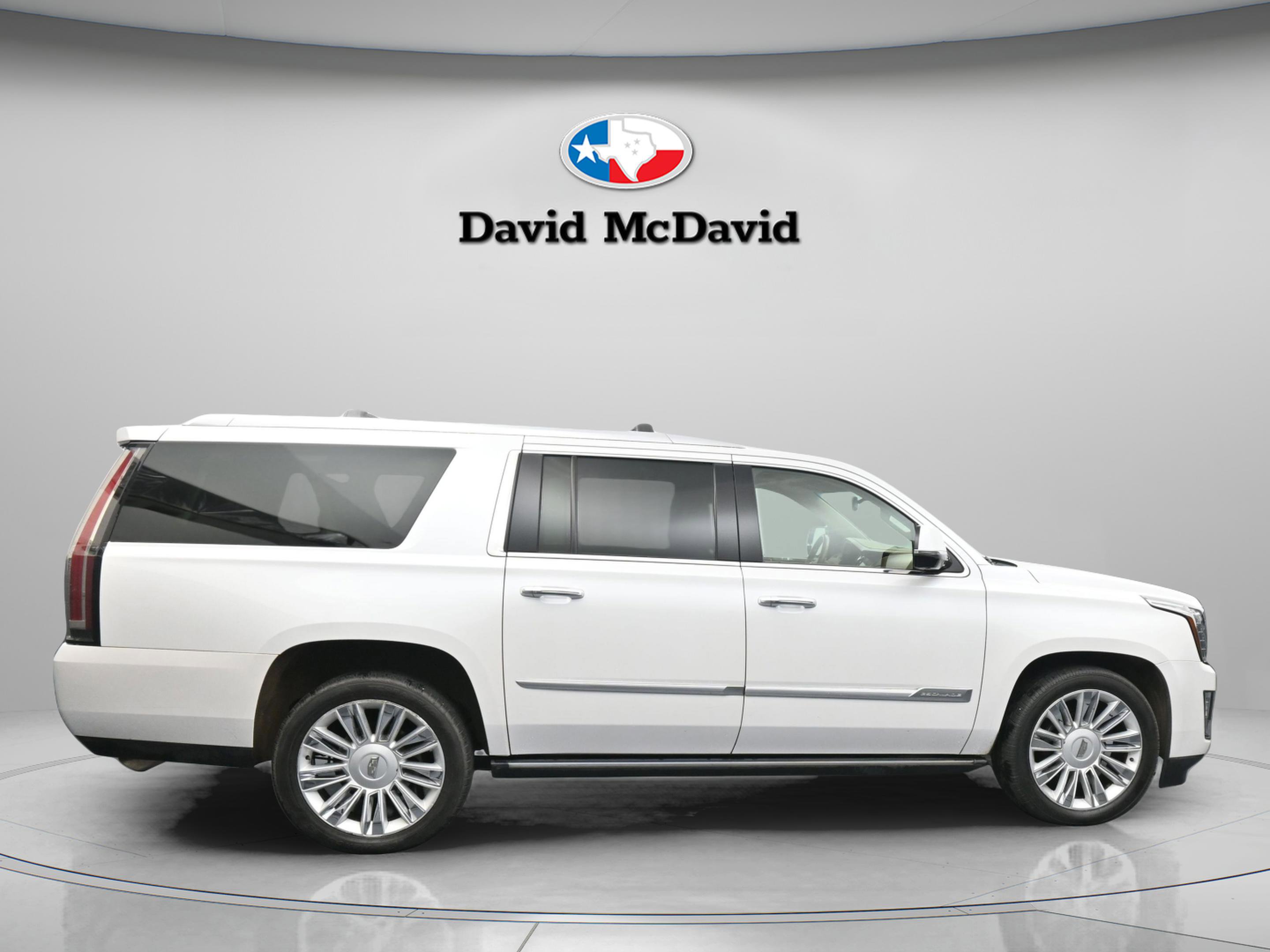 Used 2016 Cadillac Escalade ESV Platinum AWD/4WD image 9