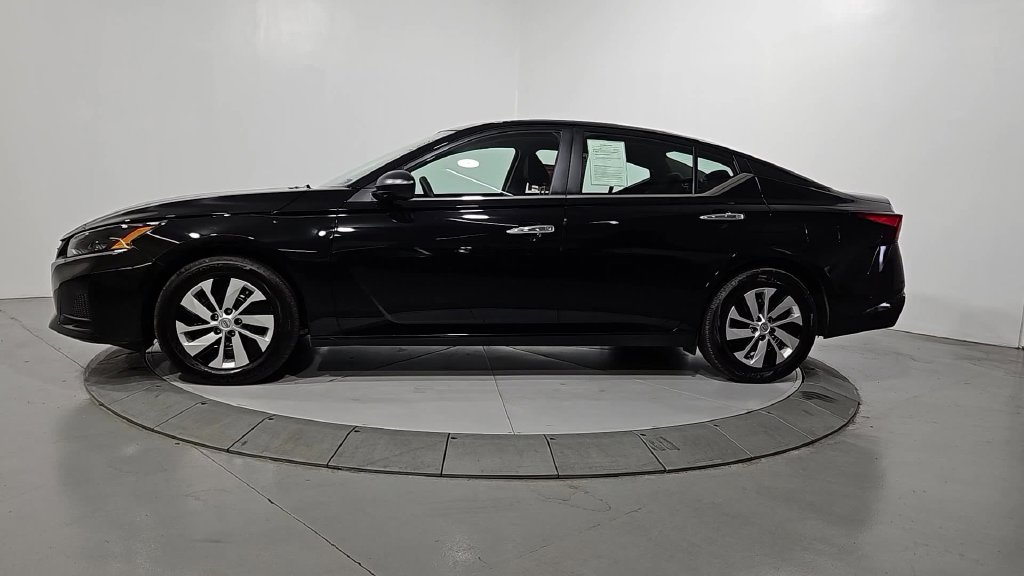 Certified 2025 Nissan Altima 2.5 S FWD image 2