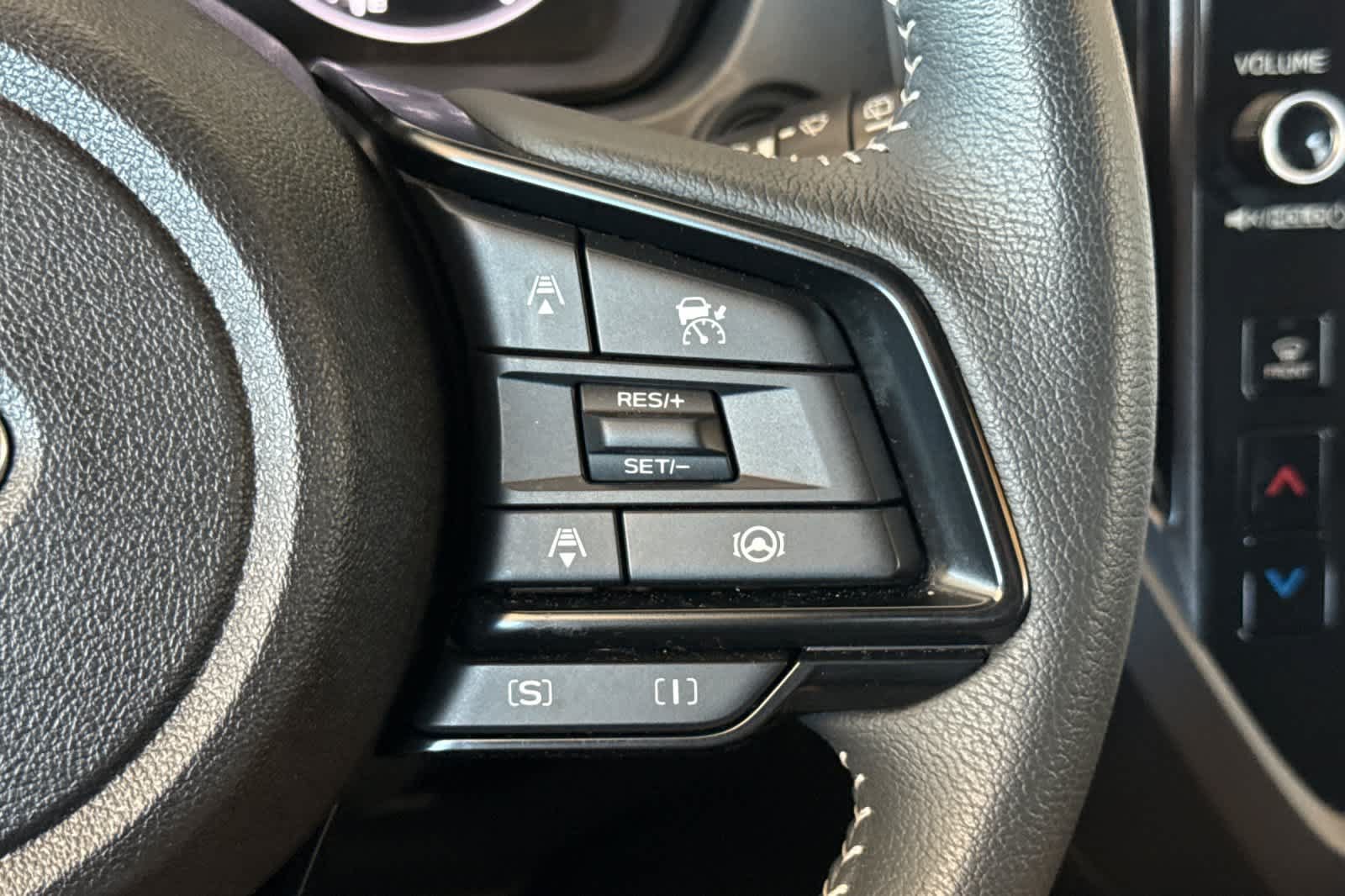 Used 2025 Subaru Forester Premium AWD/4WD image 27