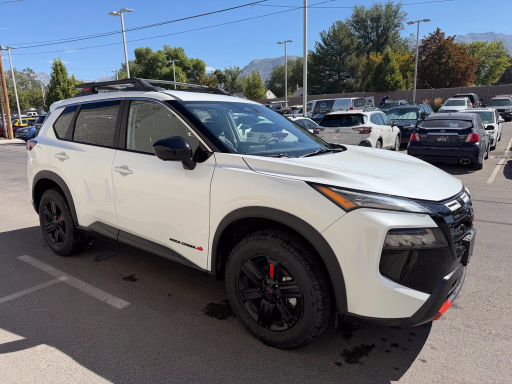 Used 2026 Nissan Rogue SV AWD/4WD image 6