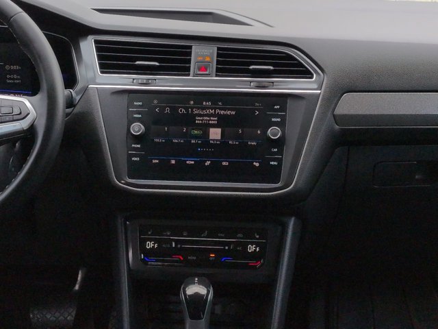Used 2022 Volkswagen Tiguan SE FWD image 17