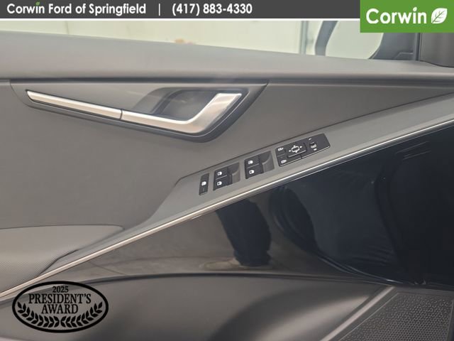 Used 2023 Kia Niro EX w/ EX Cold Weather Package FWD image 31