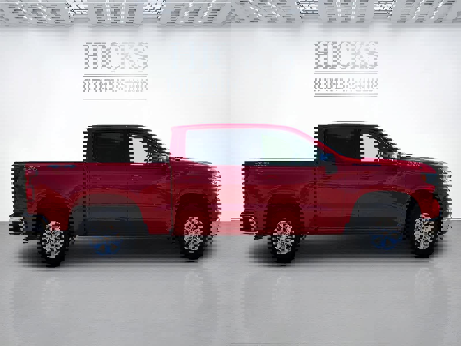 Used 2025 Chevrolet Silverado 1500 LT image 4