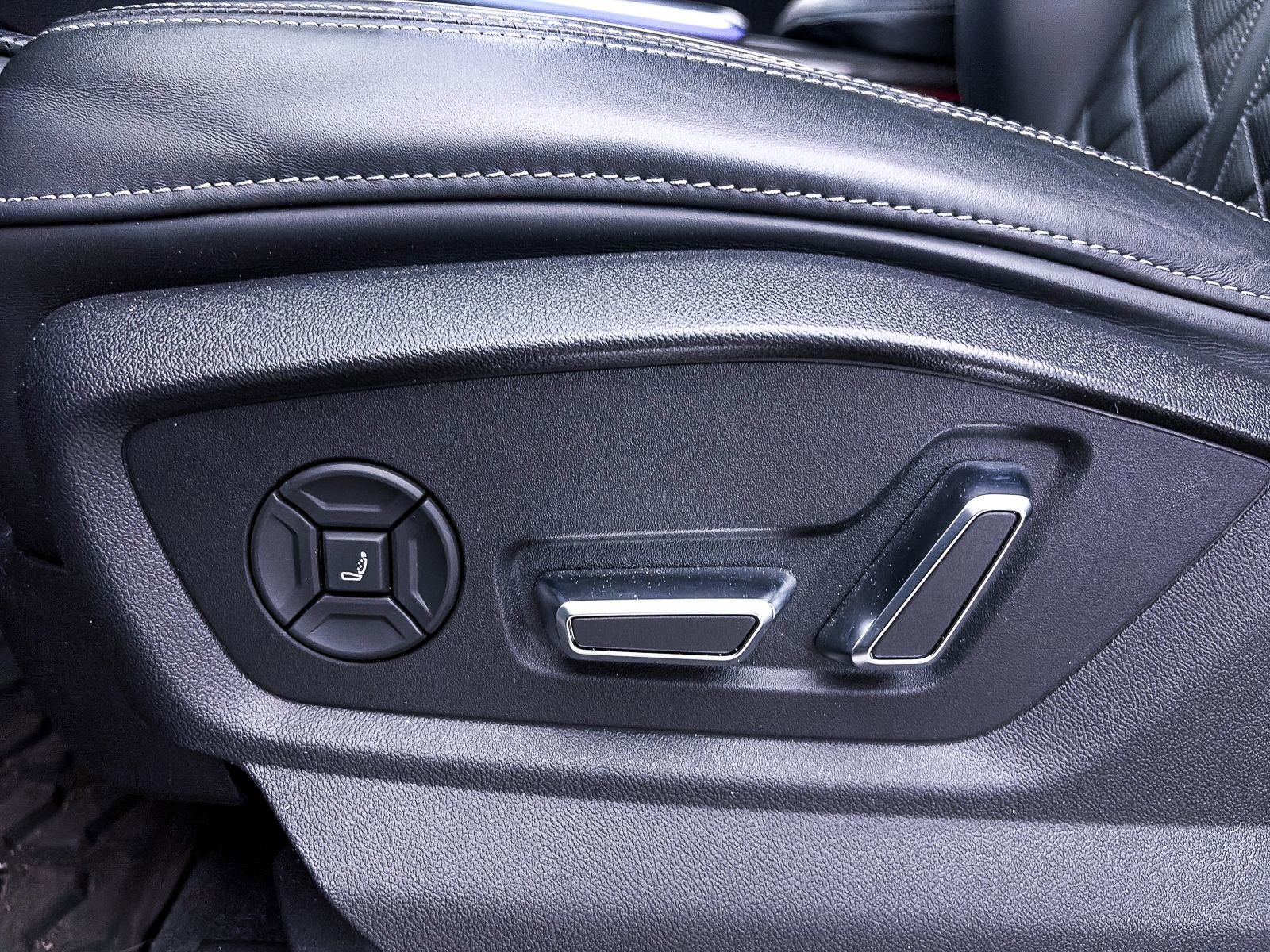 Used 2023 Audi SQ8 Prestige AWD/4WD image 21