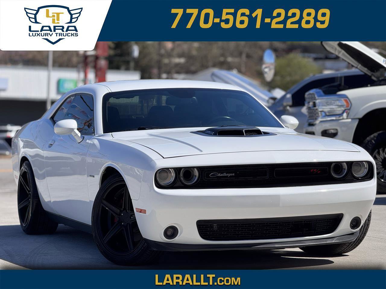 Used 2015 Dodge Challenger R/T RWD image 1