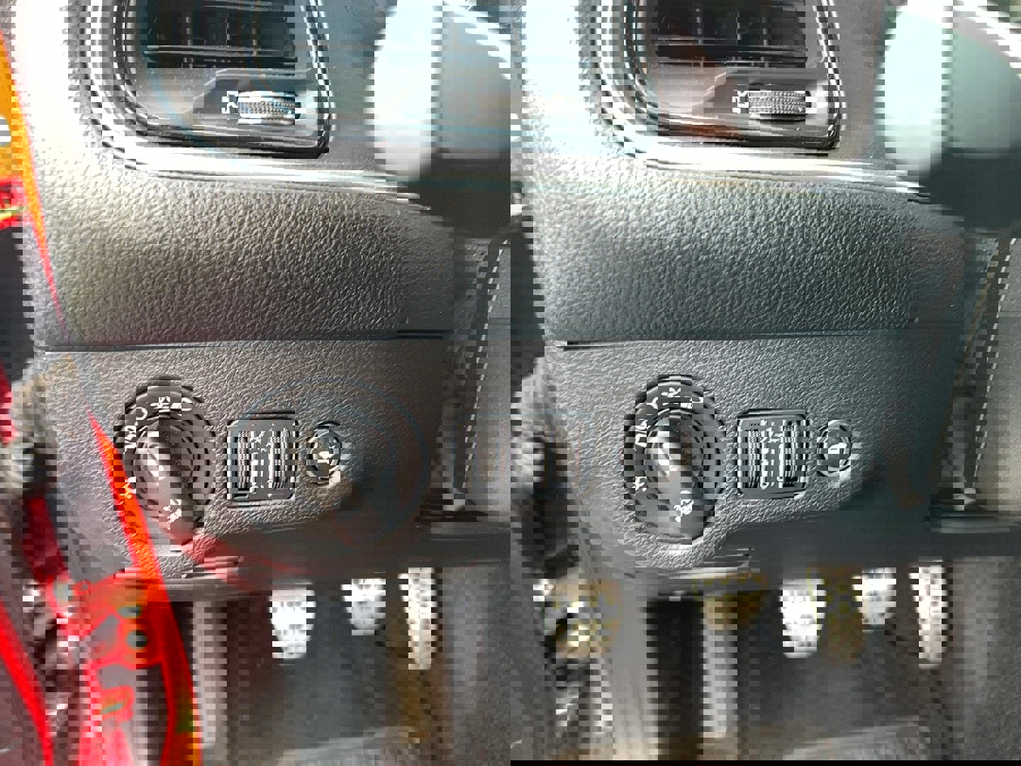 Used 2016 Dodge Challenger R/T image 16