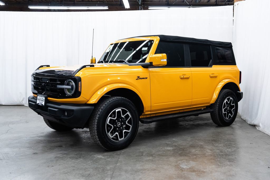 Used 2022 Ford Bronco Outer Banks image 3