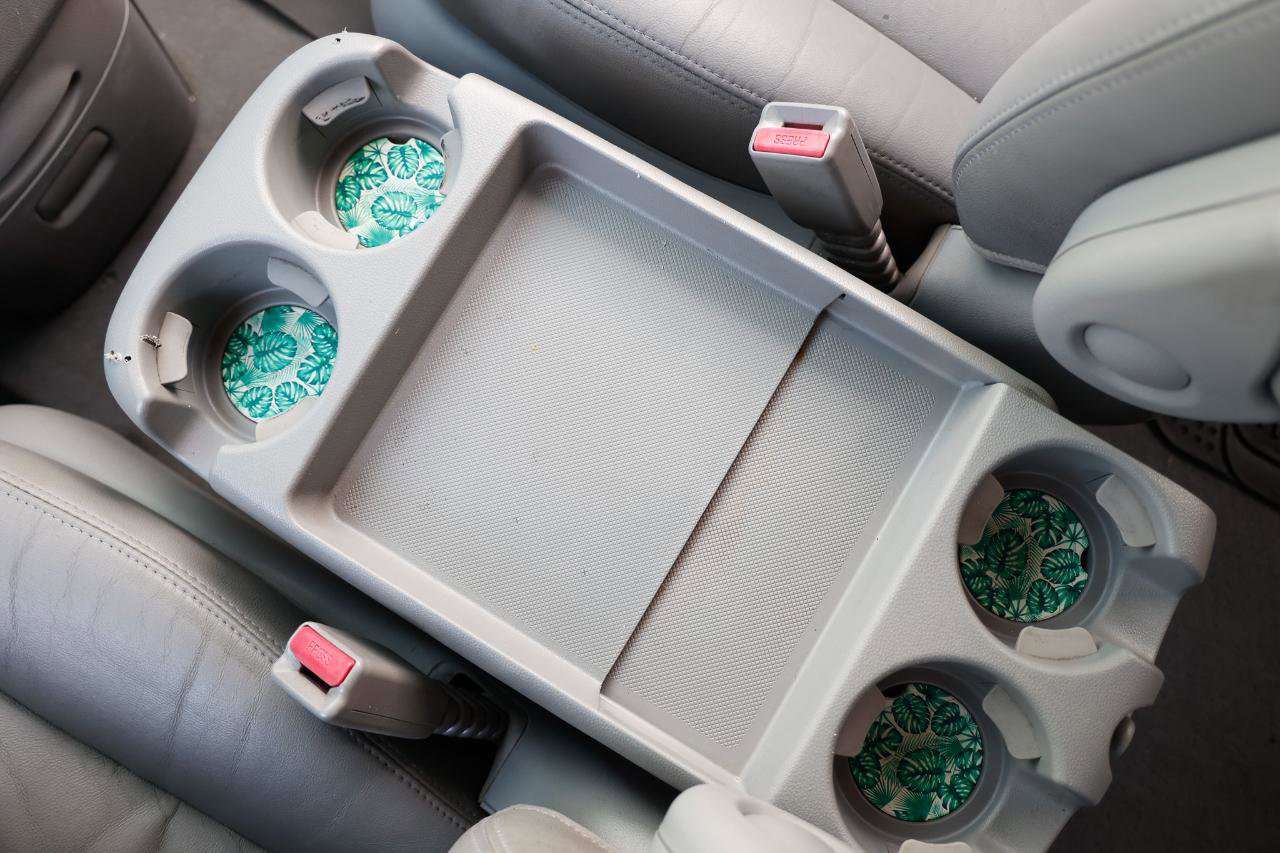 Used 2007 Hyundai Entourage Limited image 35