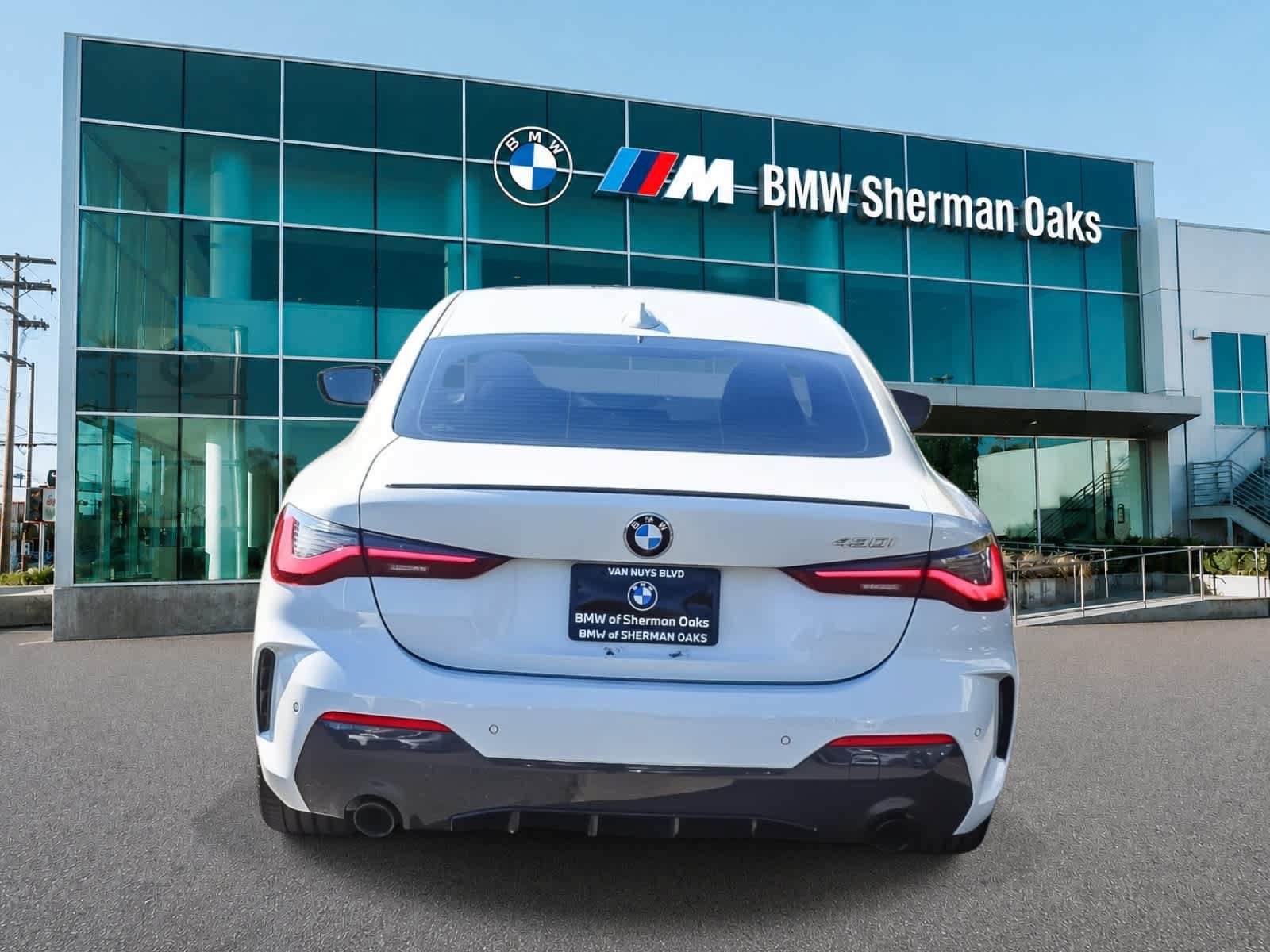 Used 2023 BMW 430i Coupe w/ M Sport Package RWD image 5