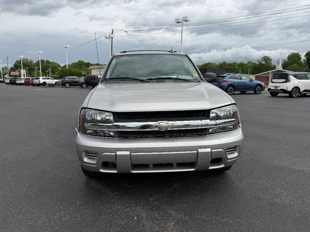 Used 2005 Chevrolet TrailBlazer LS w/ LS Preferred Equipment Group RWD image 2