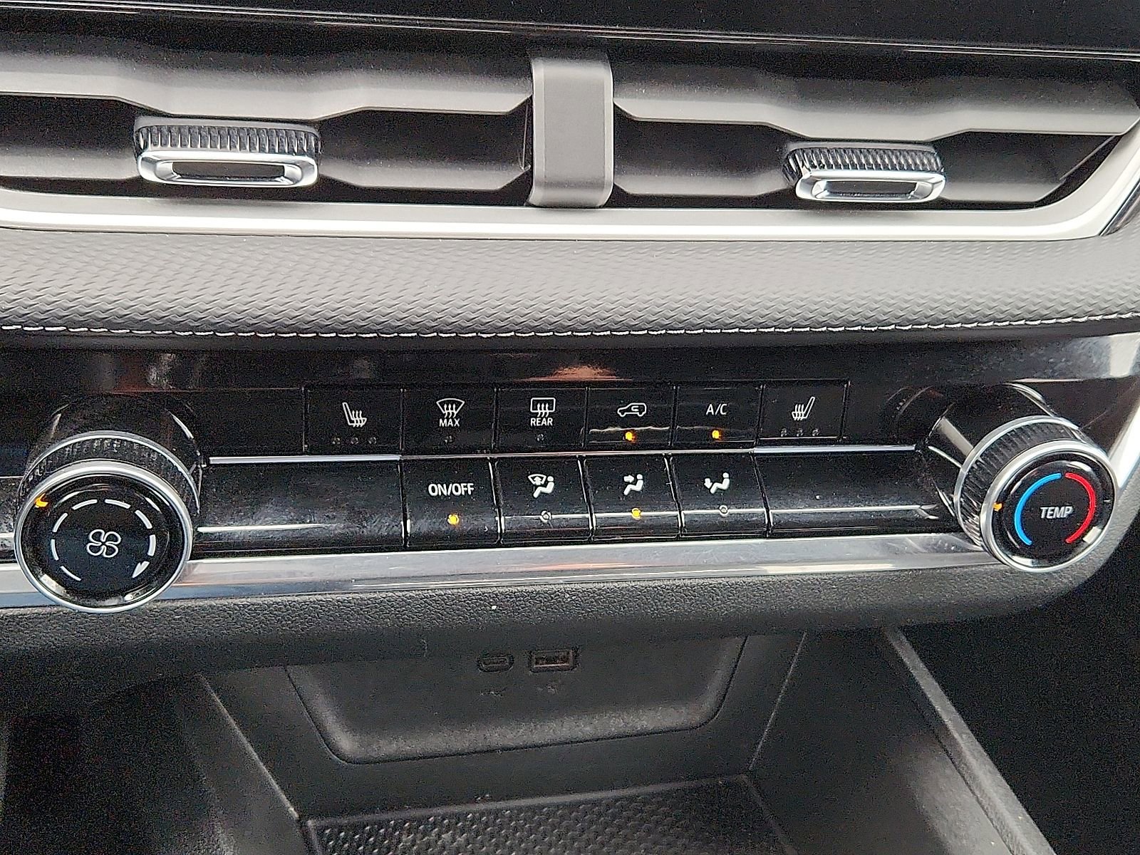 Used 2025 Chevrolet Equinox LT image 19