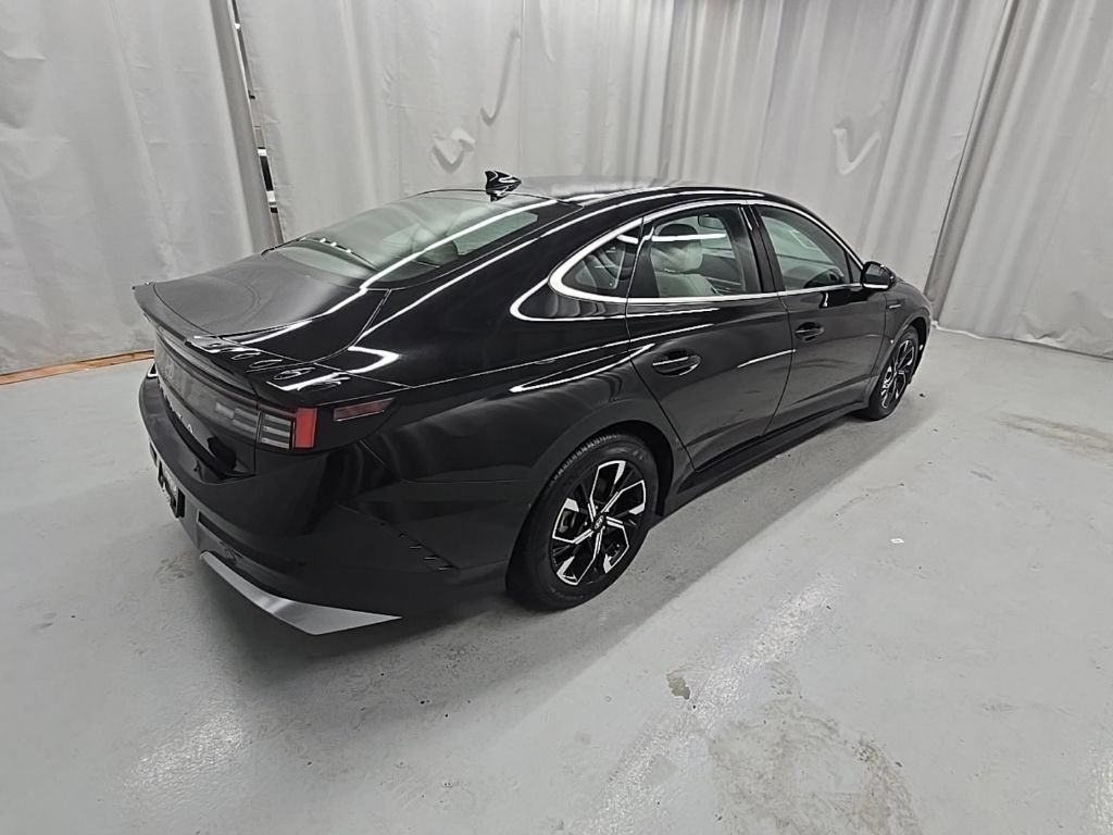 Used 2025 Hyundai Sonata SEL FWD image 7