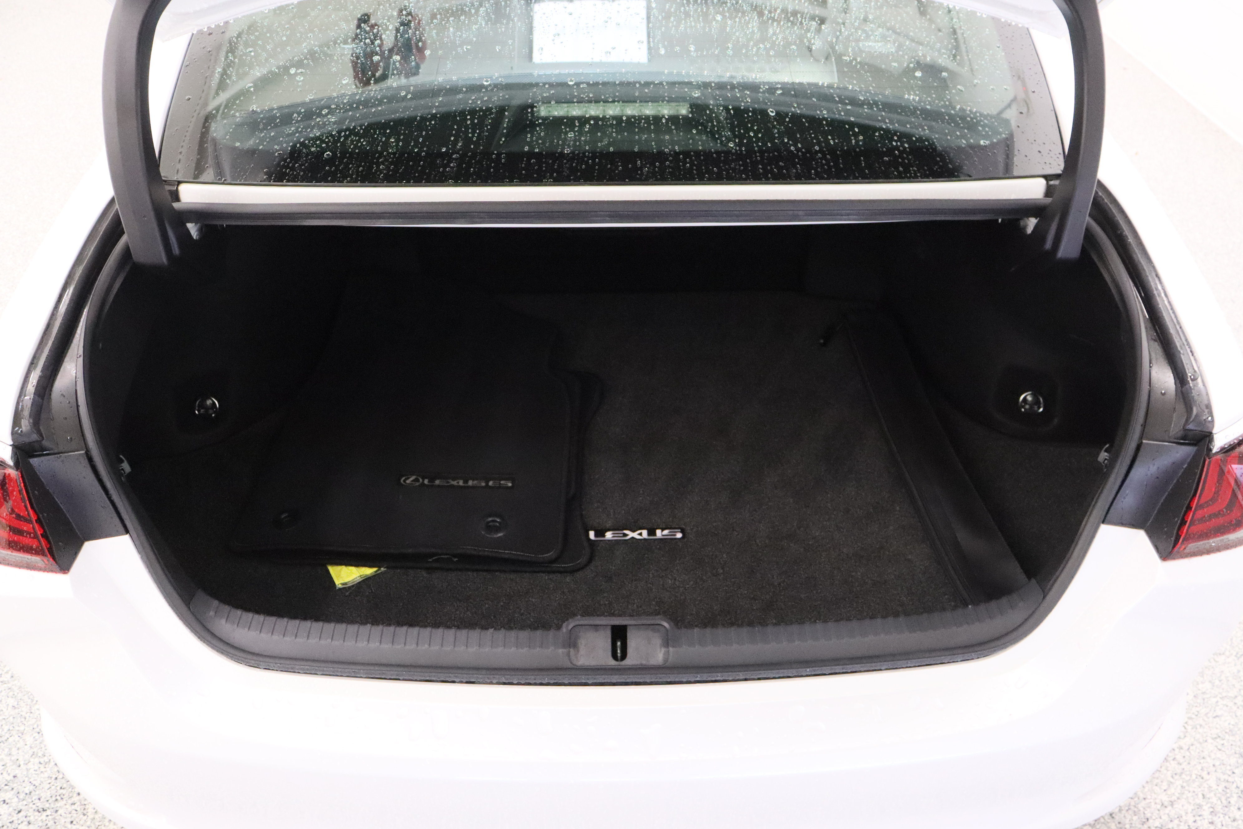 Used 2024 Lexus ES 350 w/ Accessory Package (Z1) FWD image 33