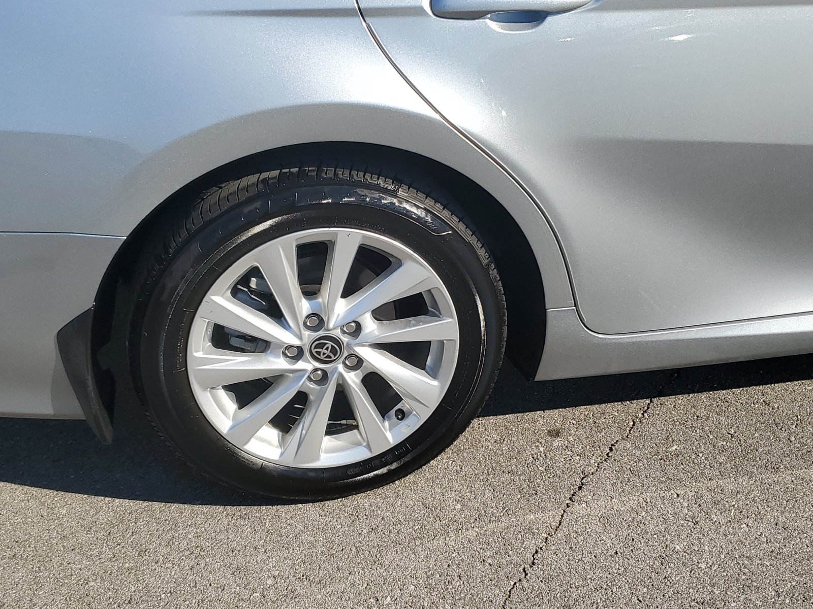 Used 2024 Toyota Camry LE FWD image 5