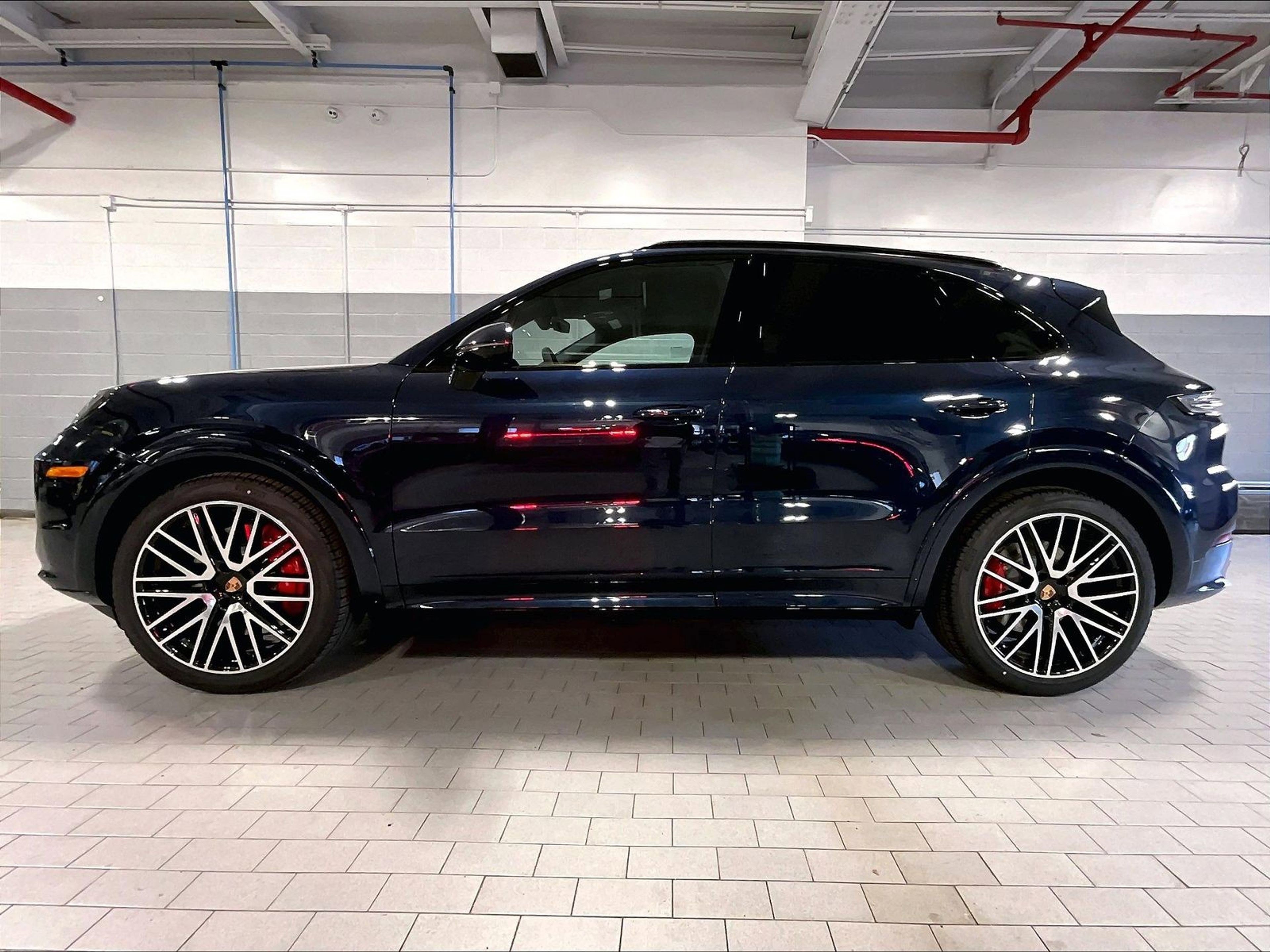 New 2026 Porsche Cayenne GTS image 2