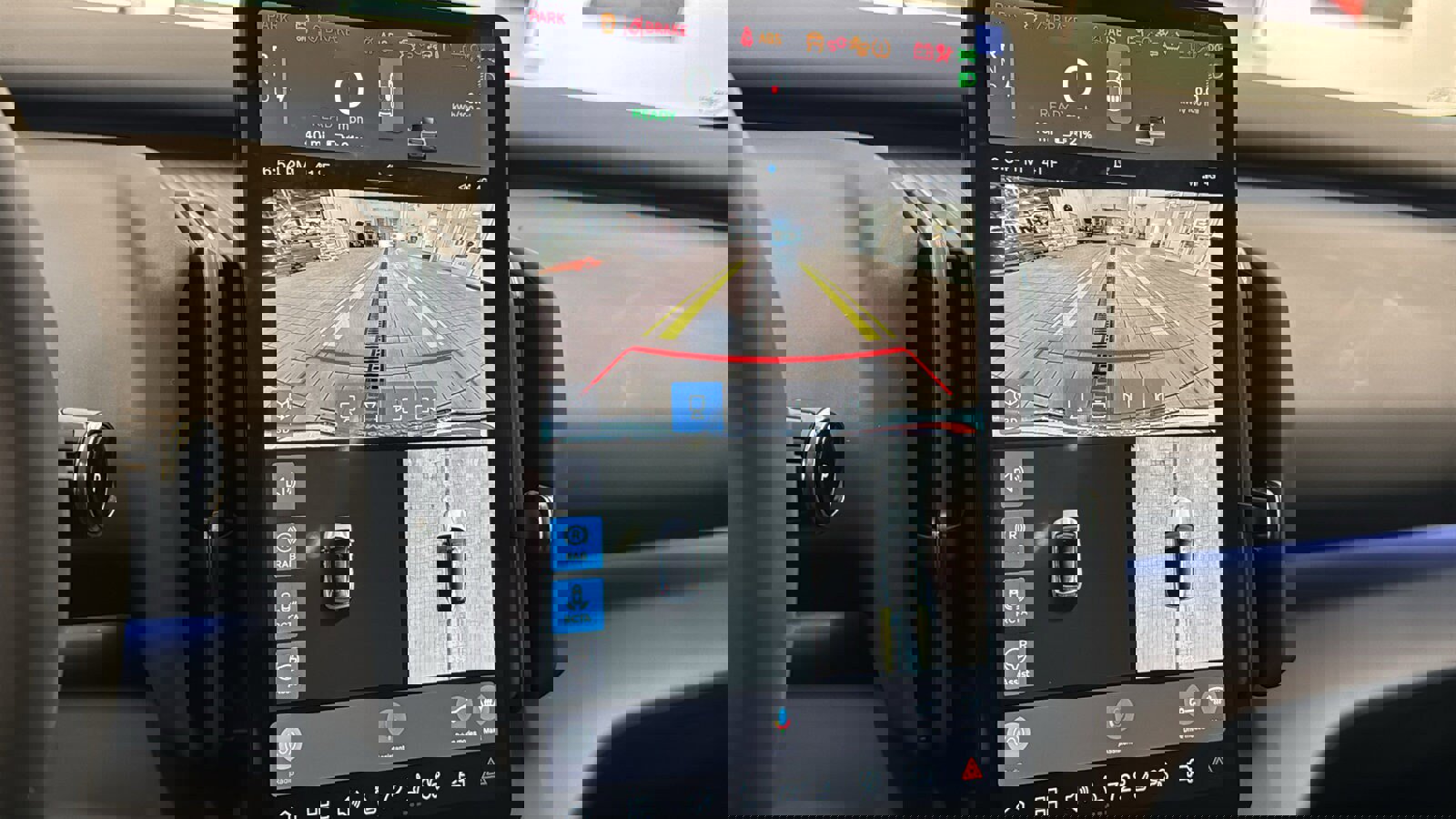 New 2026 Volvo EX30 Cross Country Ultra image 17