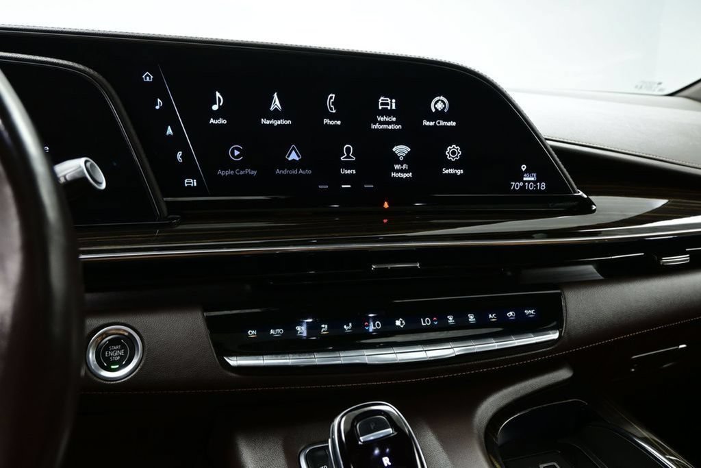 Used 2022 Cadillac Escalade Premium Luxury AWD/4WD image 24