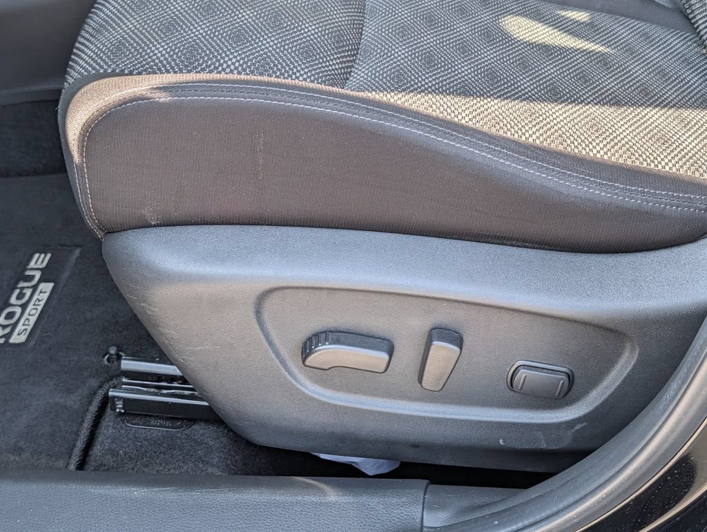 Used 2022 Nissan Rogue Sport SV FWD image 26