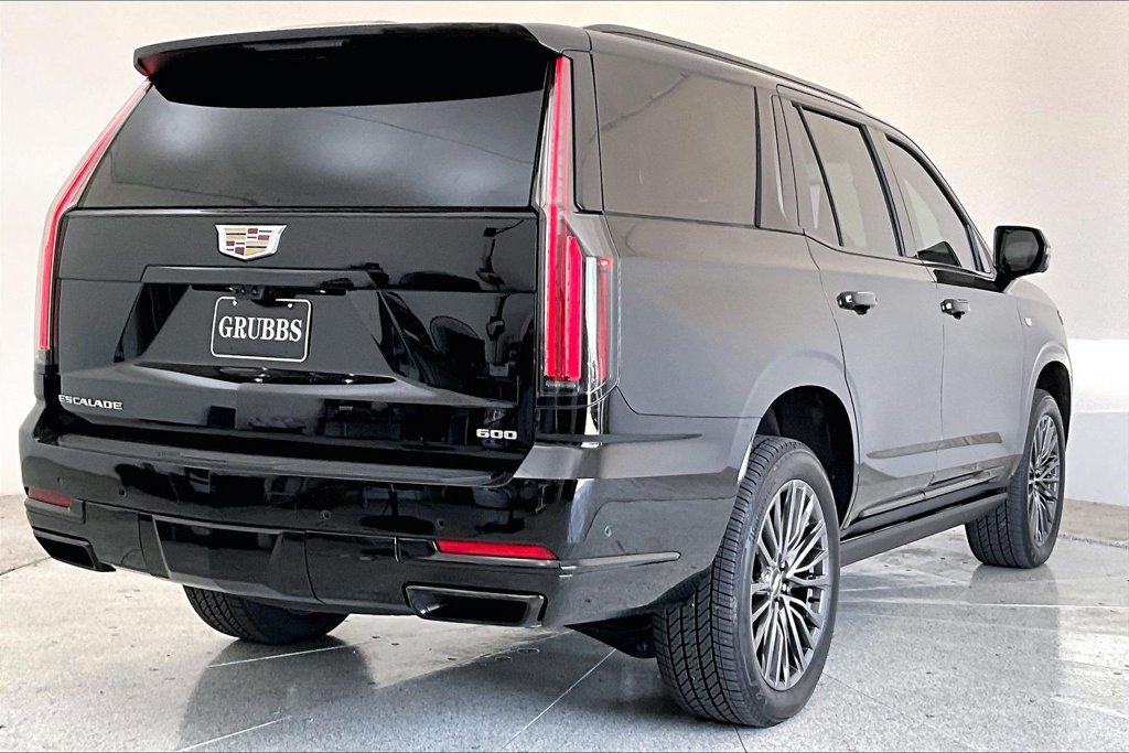 Used 2026 Cadillac Escalade Platinum Sport w/ LPO, Floor Liner Package AWD/4WD image 2