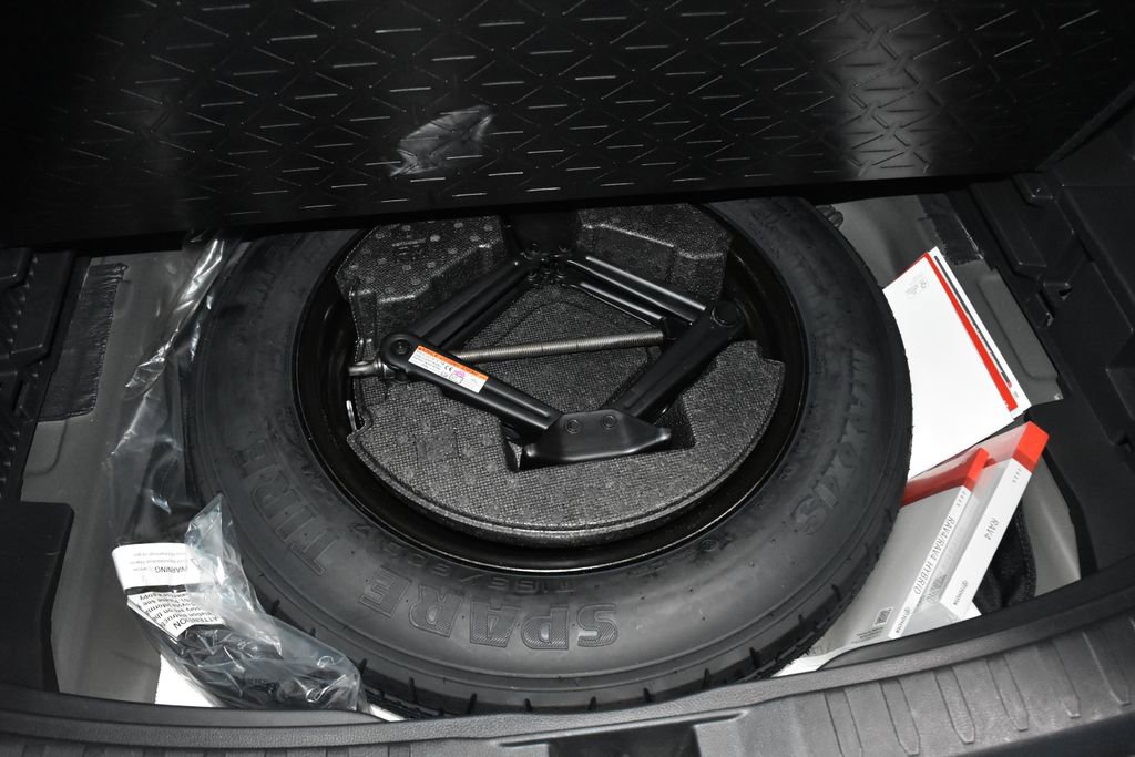 Used 2025 Toyota RAV4 XLE image 31