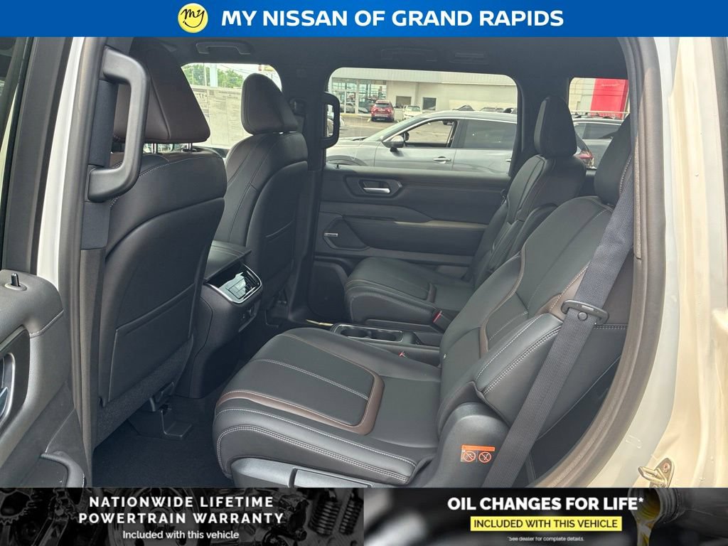 New 2026 Nissan Armada SL w/ Captain's Chari Seat Package AWD/4WD image 15