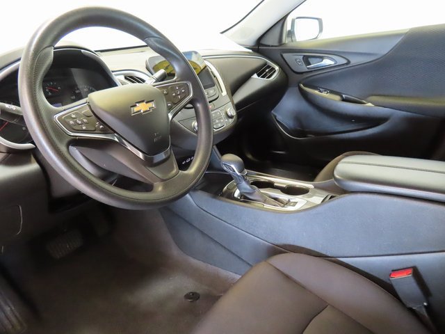 Used 2023 Chevrolet Malibu LT image 4