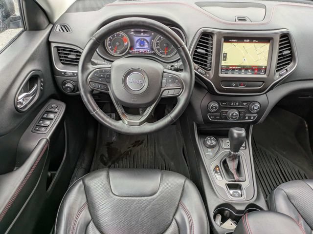 Used 2019 Jeep Cherokee Trailhawk AWD/4WD image 16
