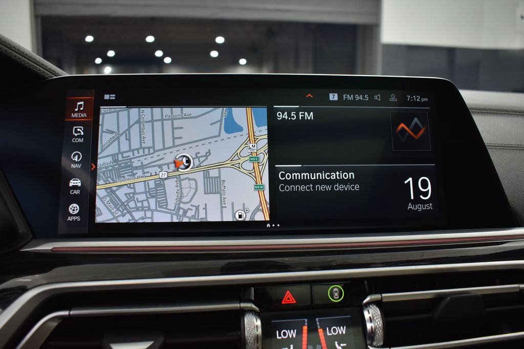 Used 2022 BMW X7 xDrive40i w/ M Sport Package AWD/4WD image 7