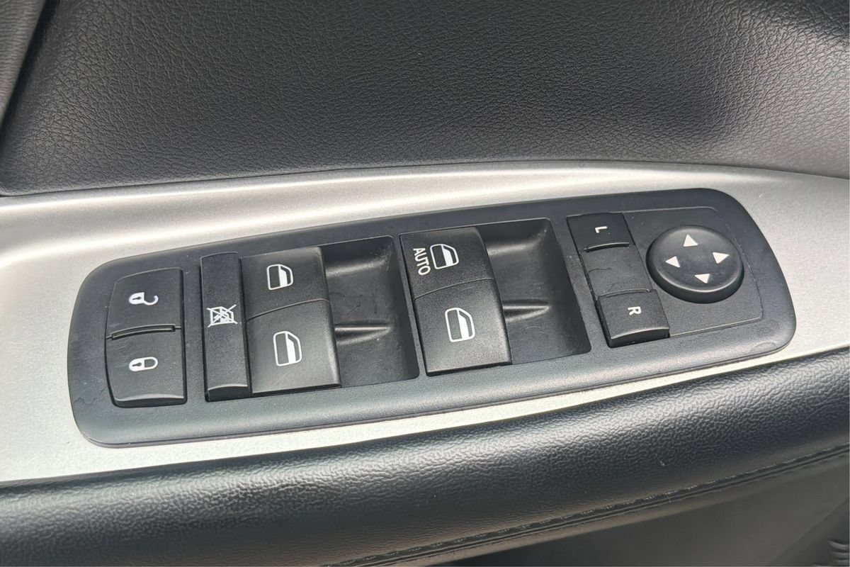 Used 2016 Dodge Journey SE w/ Flexible Seating Group FWD image 31