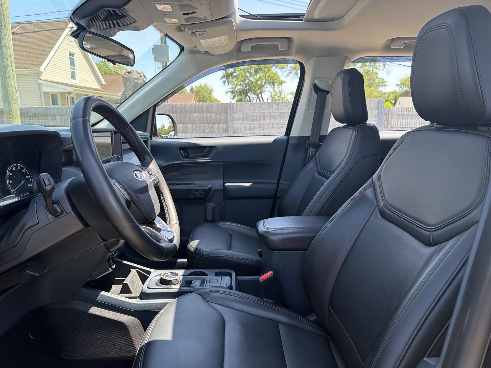 Used 2023 Ford Maverick Lariat w/ Lariat Luxury Package FWD image 12