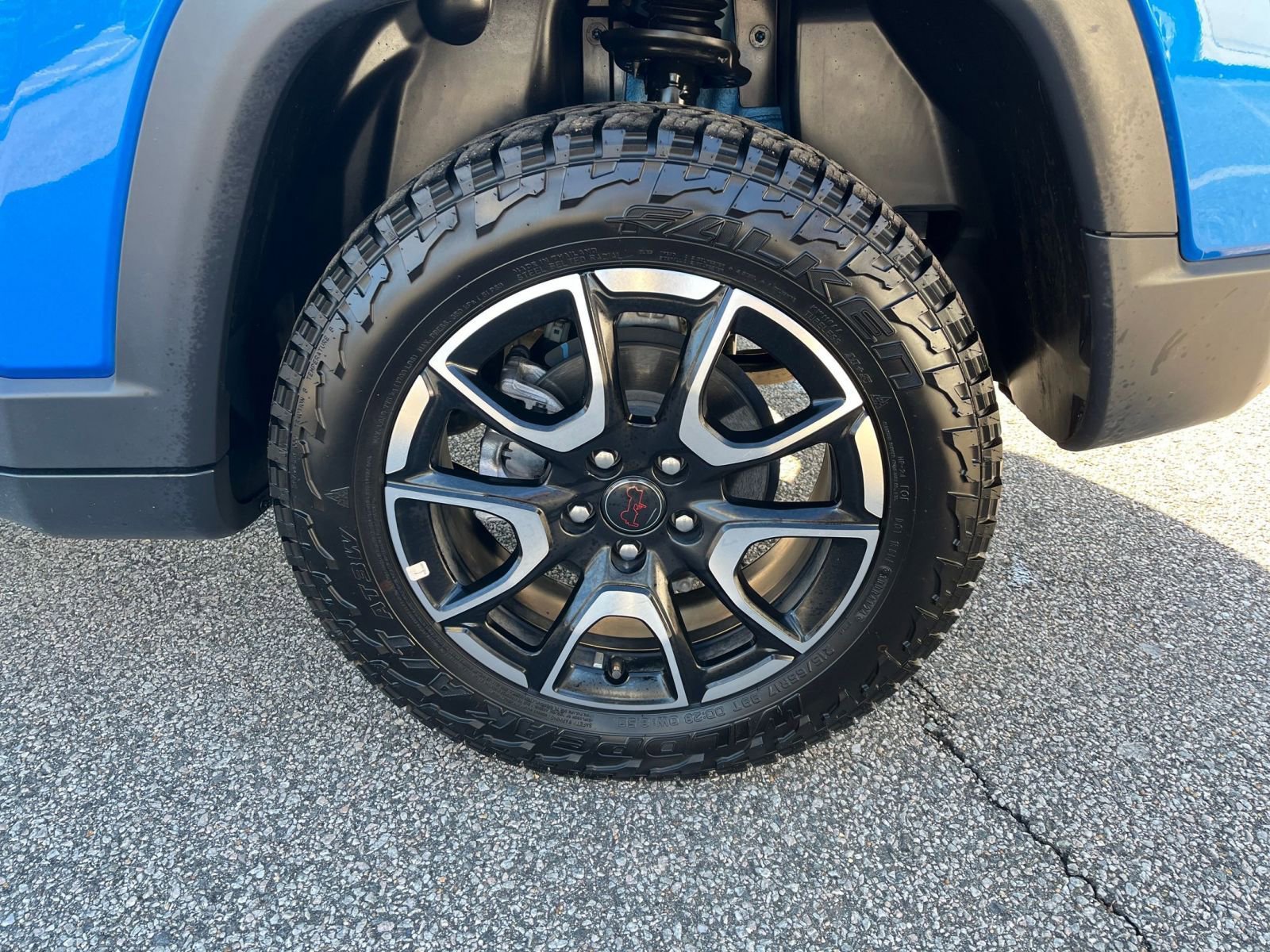 Used 2025 Jeep Compass Trailhawk image 29