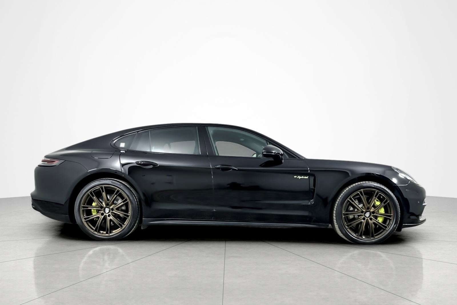 Used 2018 Porsche Panamera 4 image 6