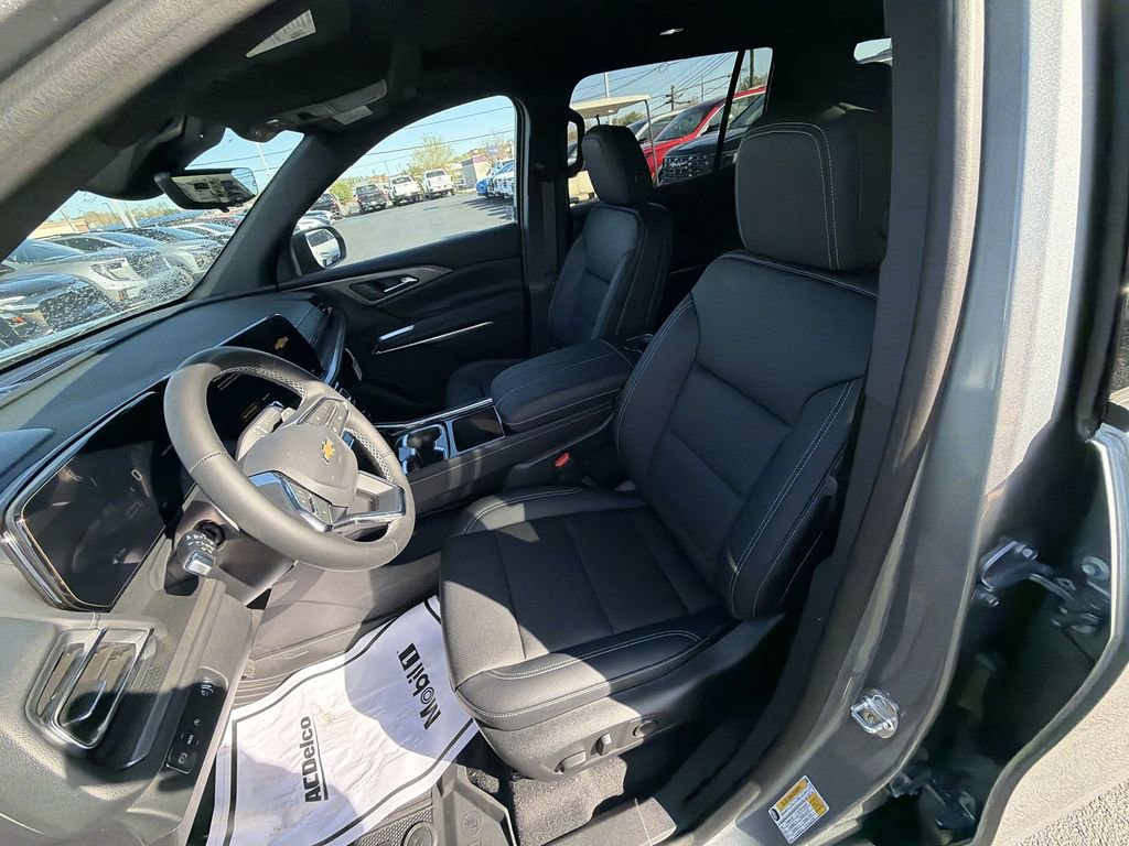 New 2026 Chevrolet Traverse LT w/ Sun and Wheel Package image 17