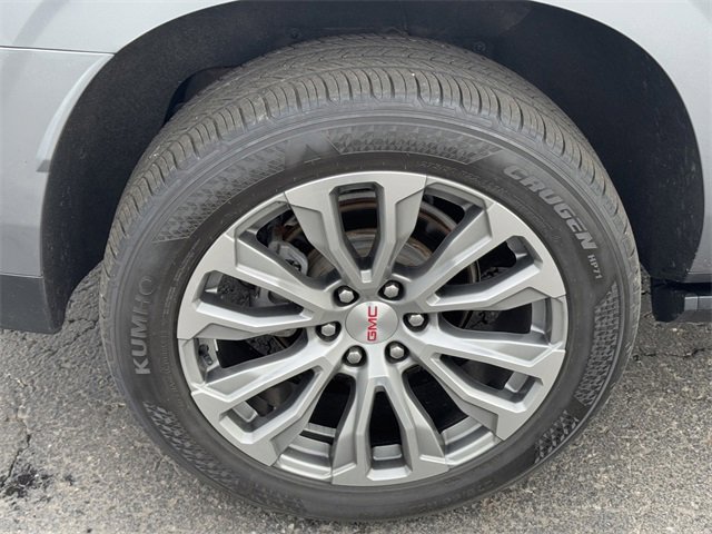 Used 2021 GMC Yukon XL Denali w/ Denali Premium Package image 12