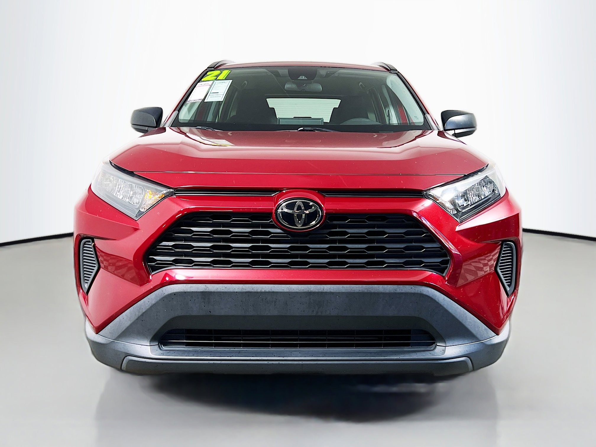 Used 2021 Toyota RAV4 LE image 11