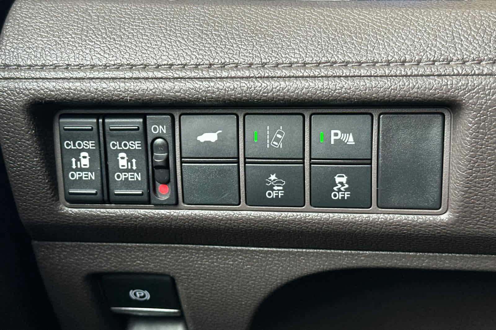 Used 2018 Honda Odyssey Elite image 32