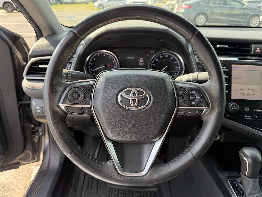 Used 2020 Toyota Camry XLE image 12
