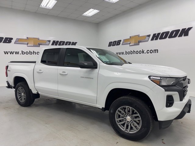 Used 2024 Chevrolet Colorado LT w/ LT Convenience Package image 3